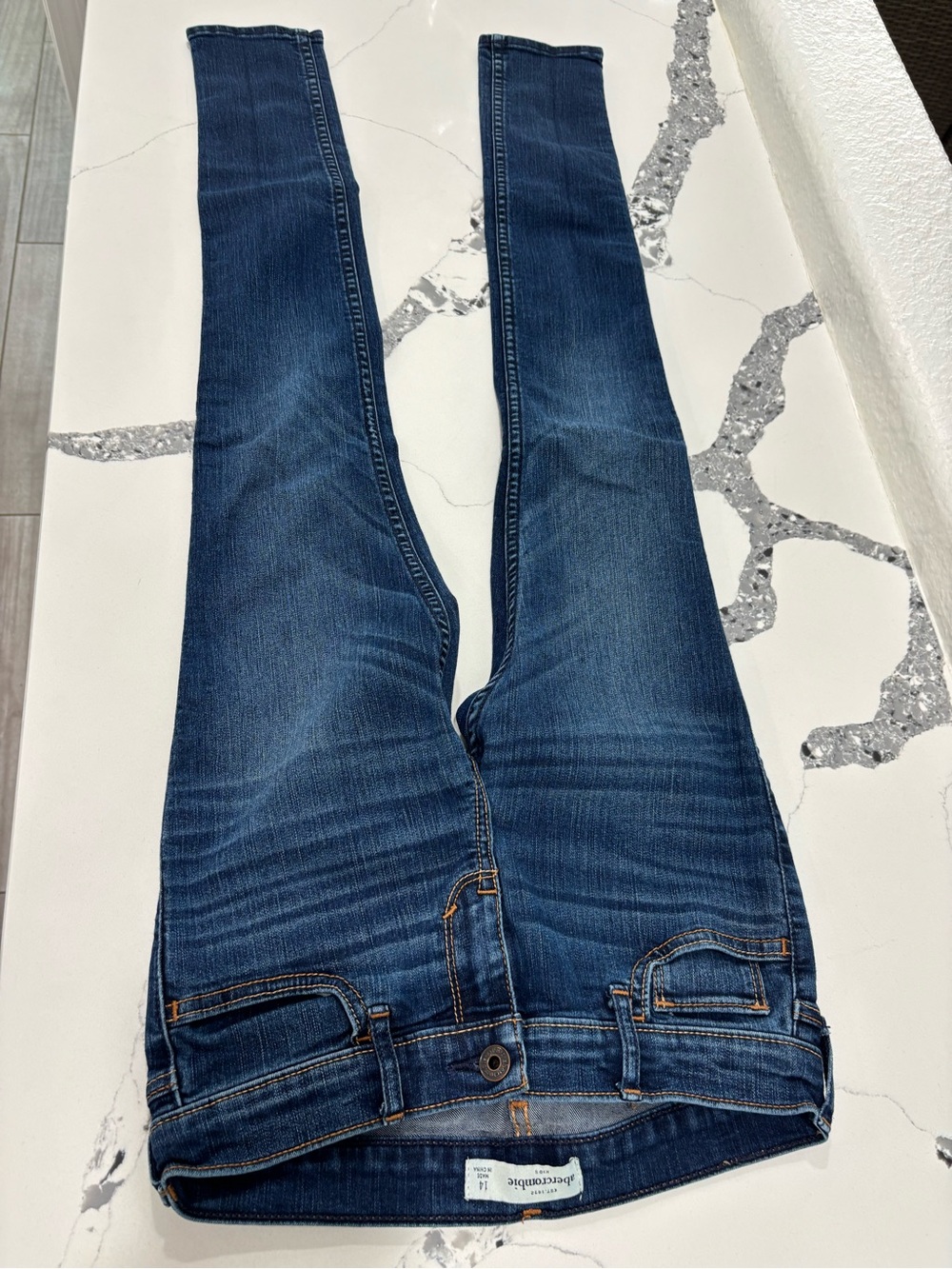 Abercrombie & Fitch Dark Blue Skinny Jeans kids